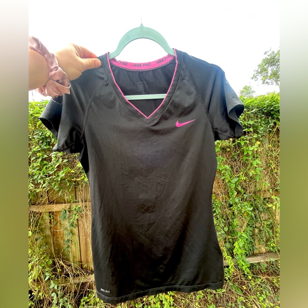 Nike top